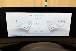 musta Kia EV6 2022 kuva 29.