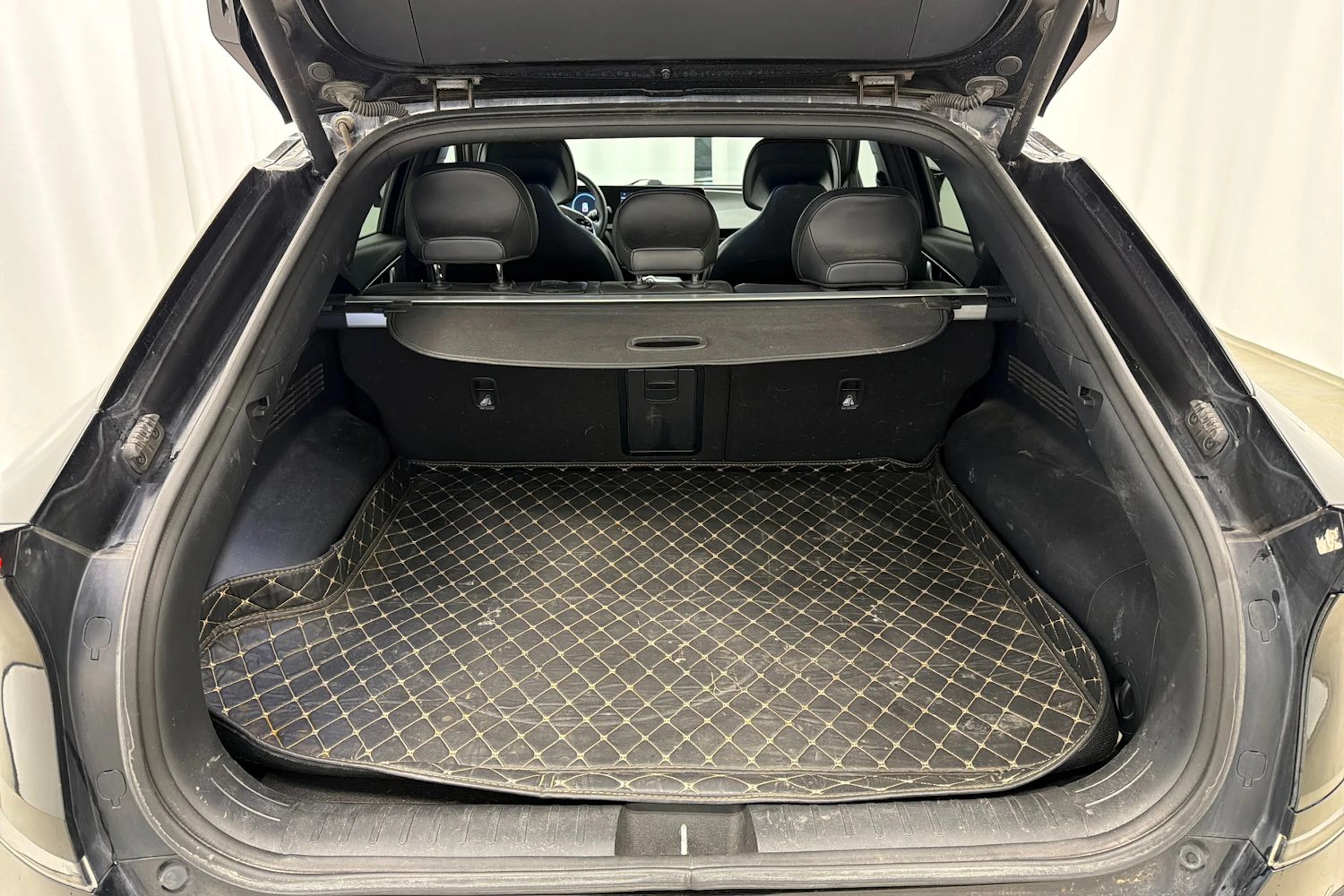 musta Kia EV6 2022 kuva 31.