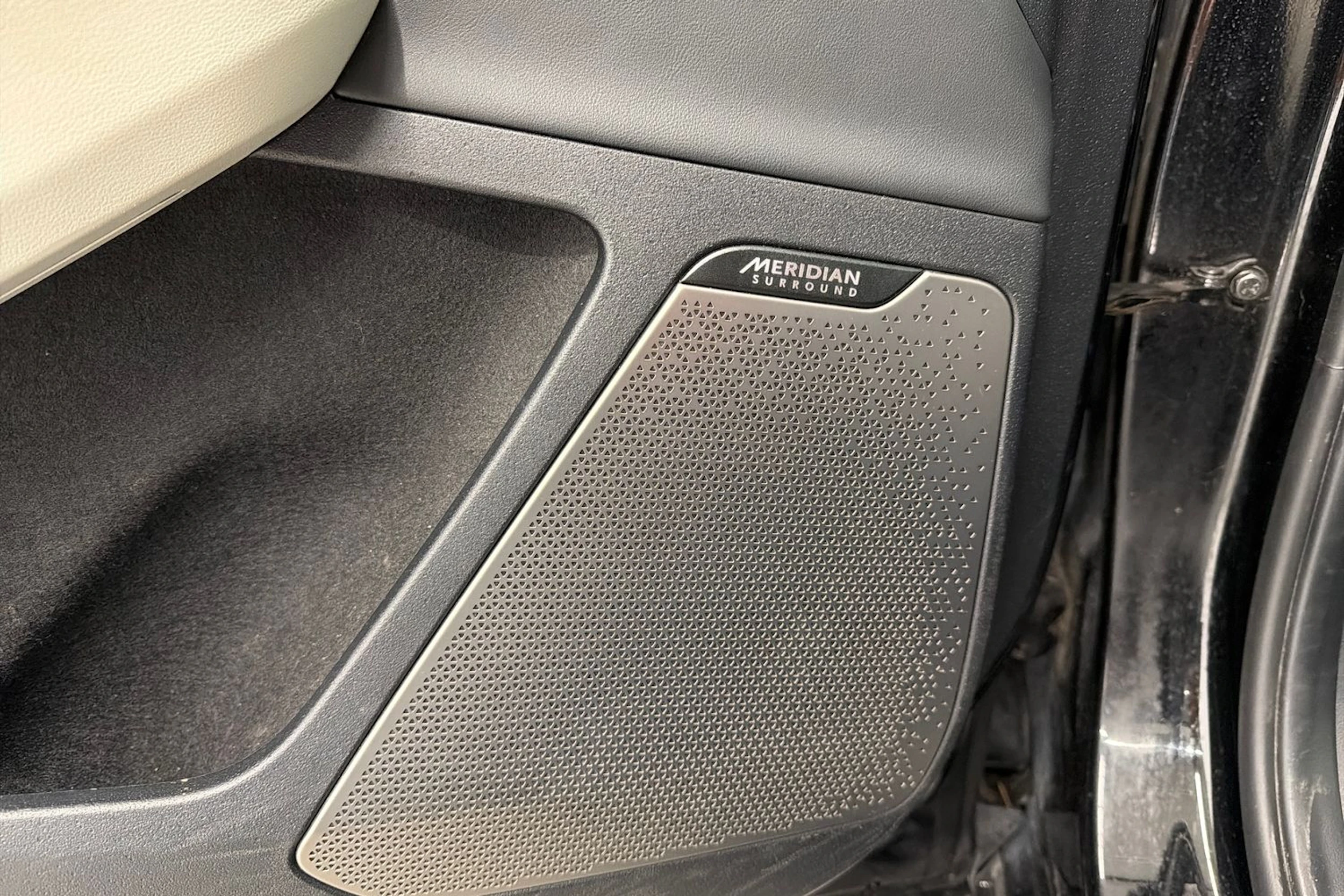 musta Kia EV6 2022 kuva 35.