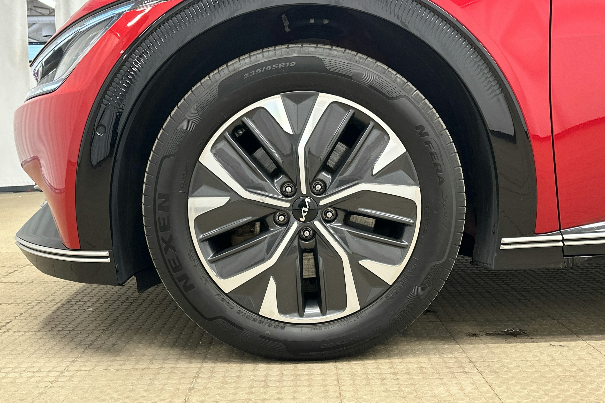 punainen Kia EV6 2022 kuva 29.