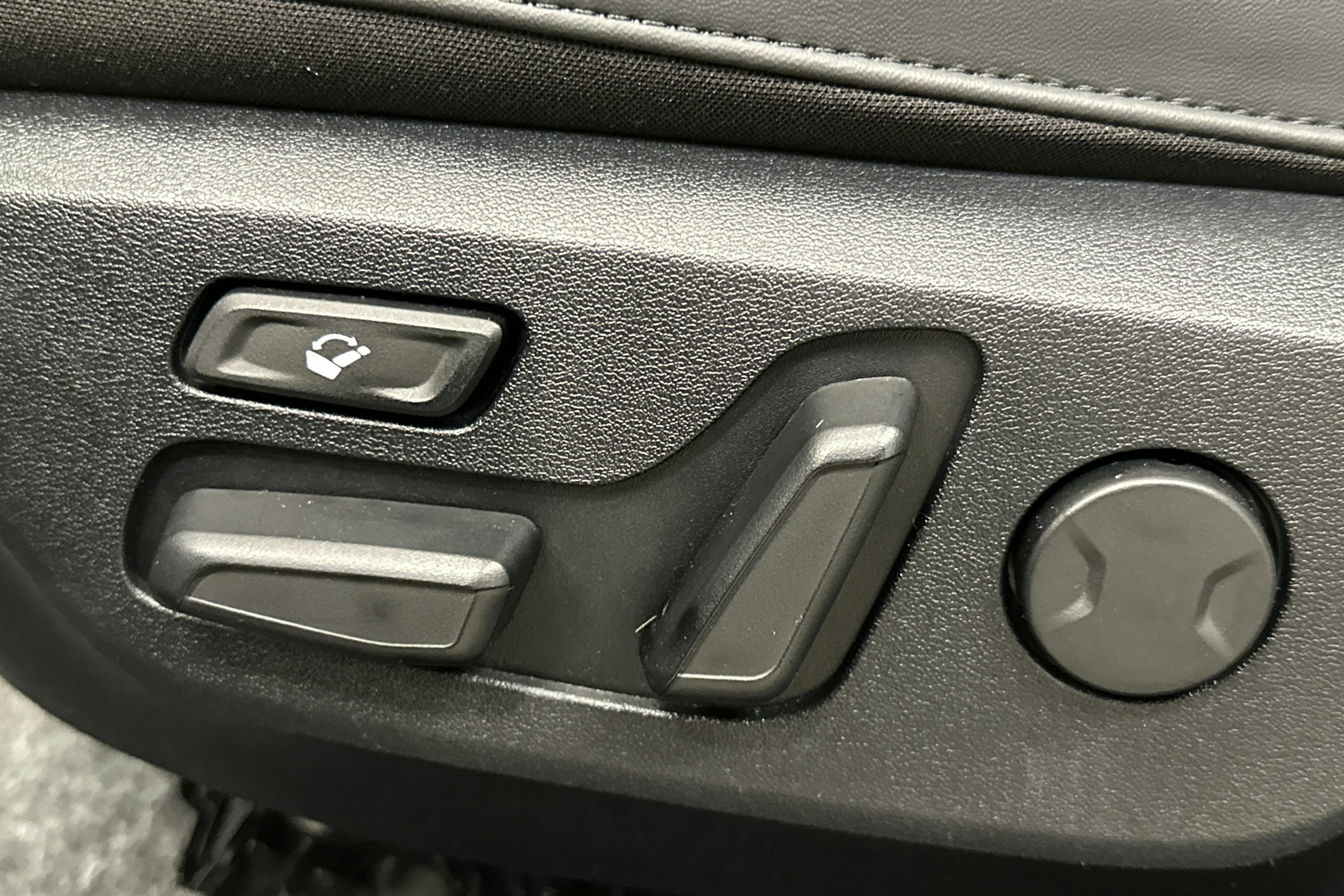 musta Kia EV6 2022 kuva 18.