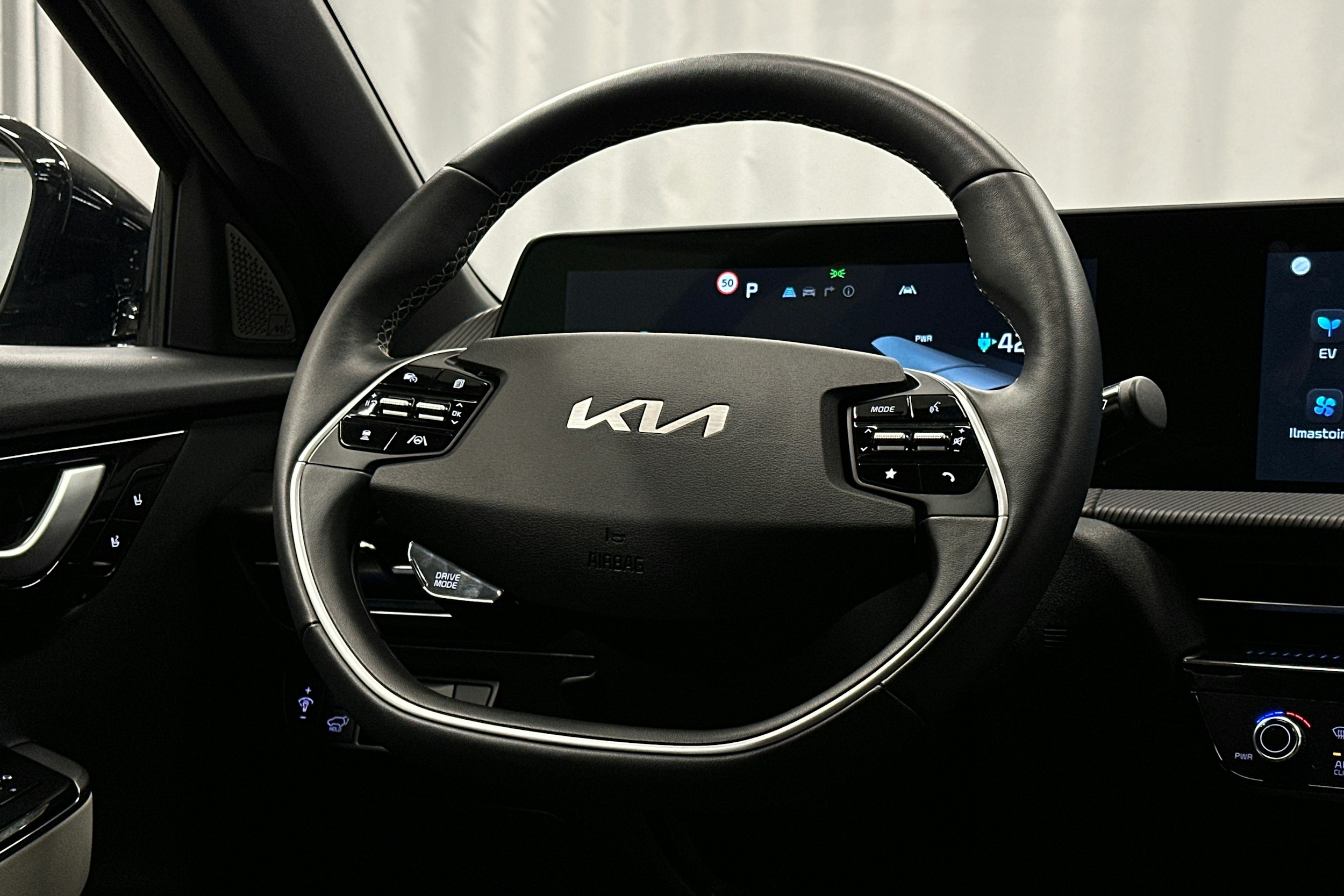 musta Kia EV6 2022 kuva 20.