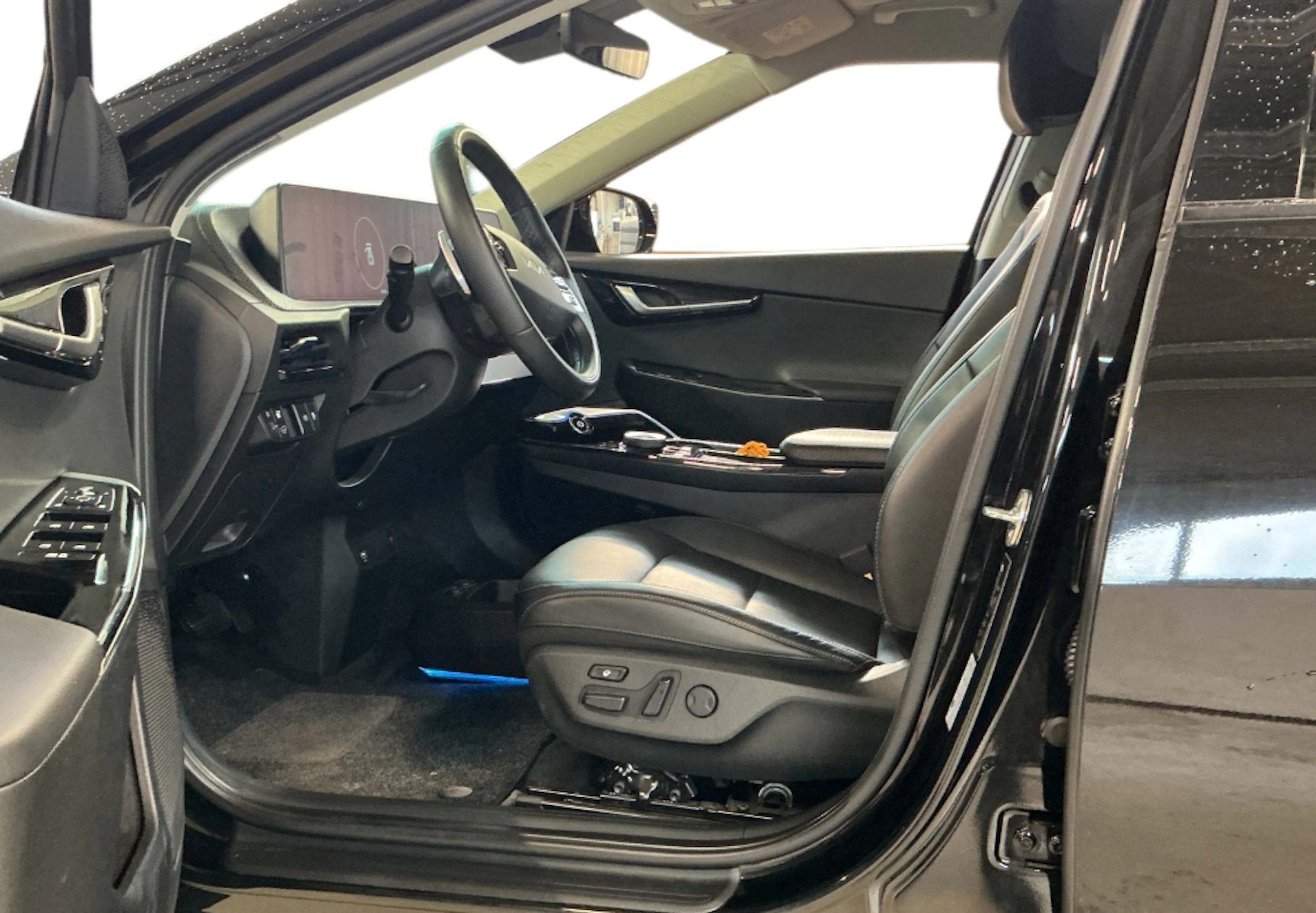 musta Kia EV6 2023 kuva 3.