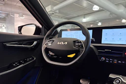 Punainen Kia EV6 2023 kuva 13.
