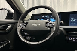 musta Kia EV6 2023 kuva 13.