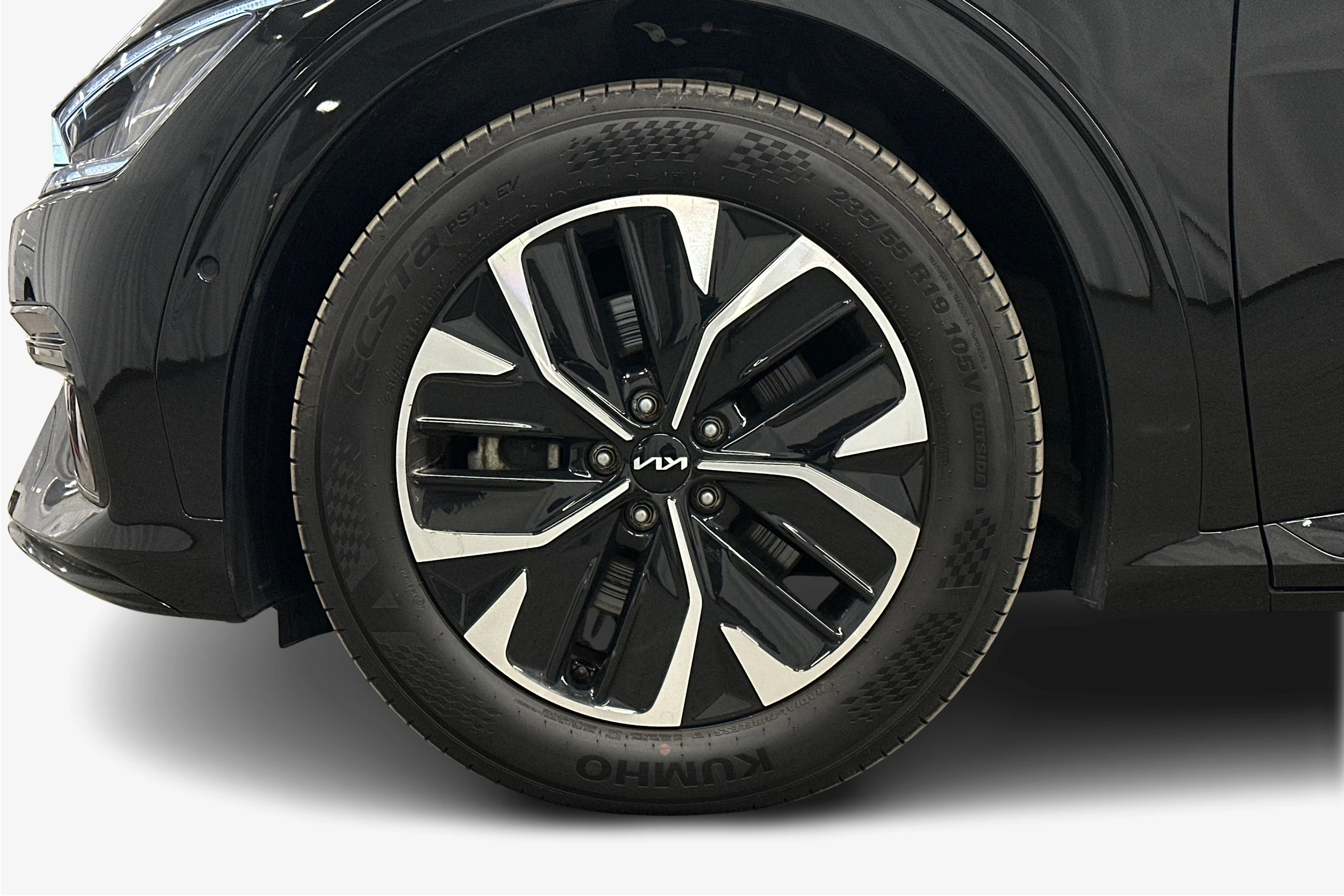 musta Kia EV6 2023 kuva 12.