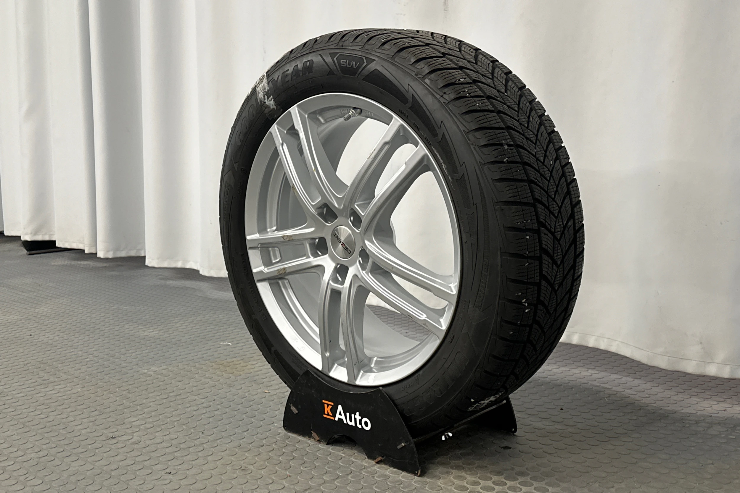 musta Kia EV6 2023 kuva 13.