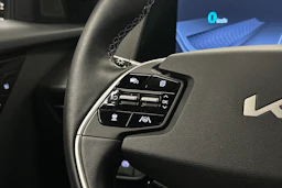 musta Kia EV6 2023 kuva 23.