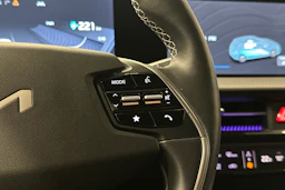 musta Kia EV6 2023 kuva 24.