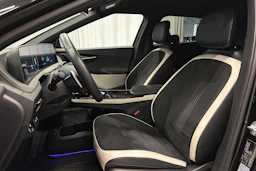 musta Kia EV6 2023 kuva 18.