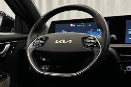 musta Kia EV6 2023 kuva 22.
