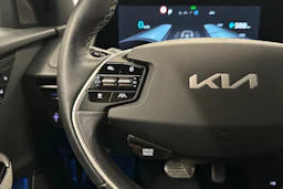 musta Kia EV6 2023 kuva 11.