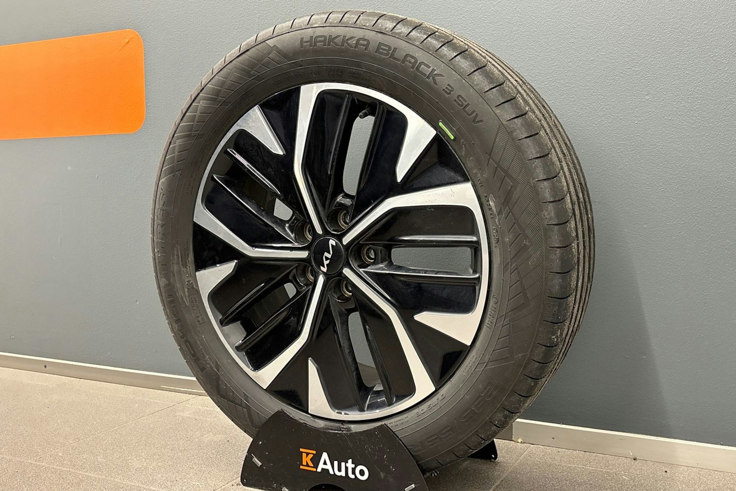 sininen Kia EV6 2023 kuva 10.