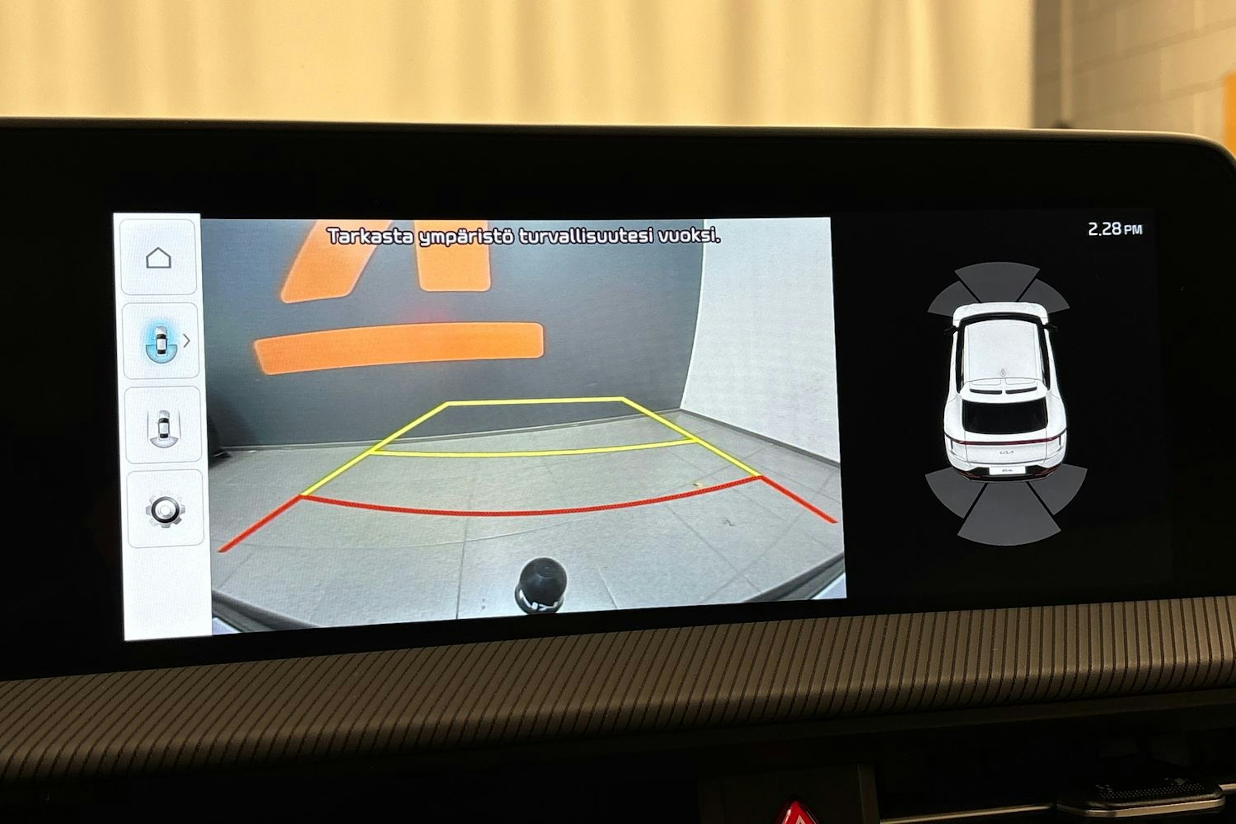 sininen Kia EV6 2023 kuva 18.