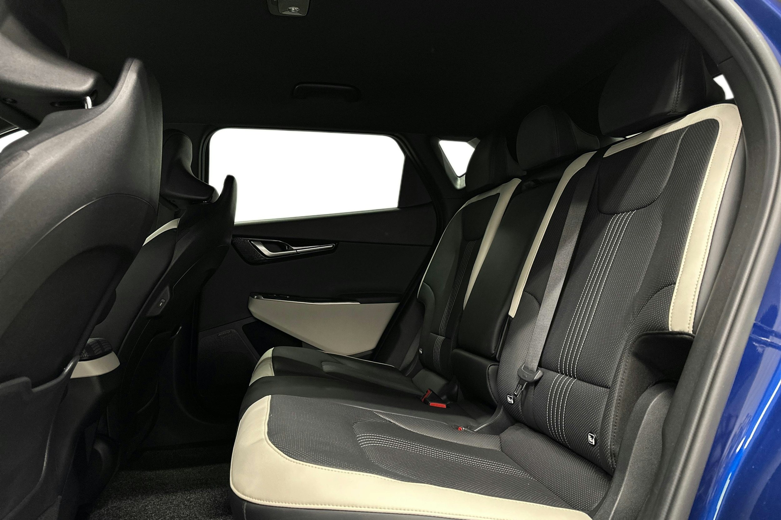 sininen Kia EV6 2023 kuva 10.