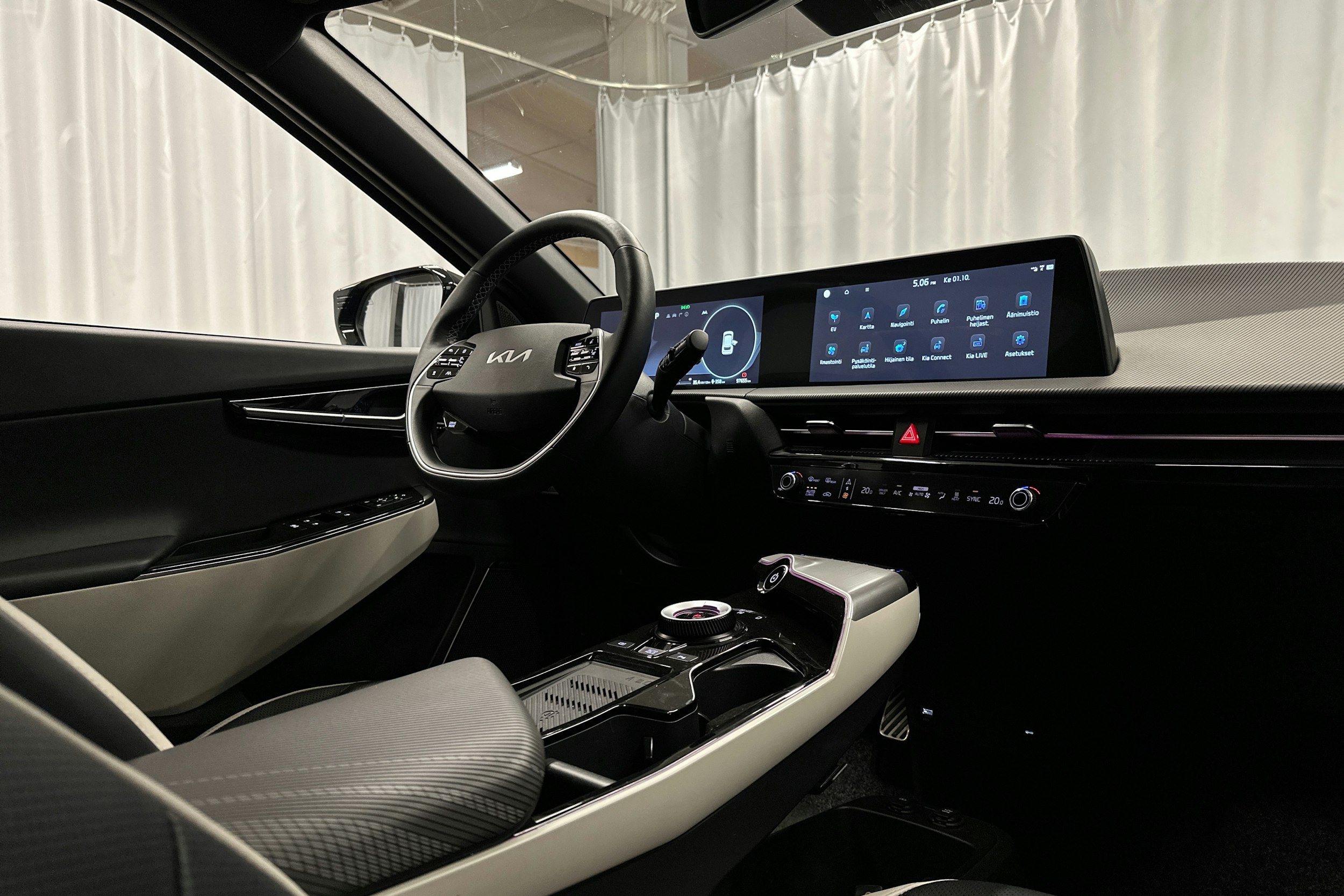 sininen Kia EV6 2023 kuva 31.