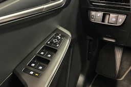 musta Kia EV6 2023 kuva 32.