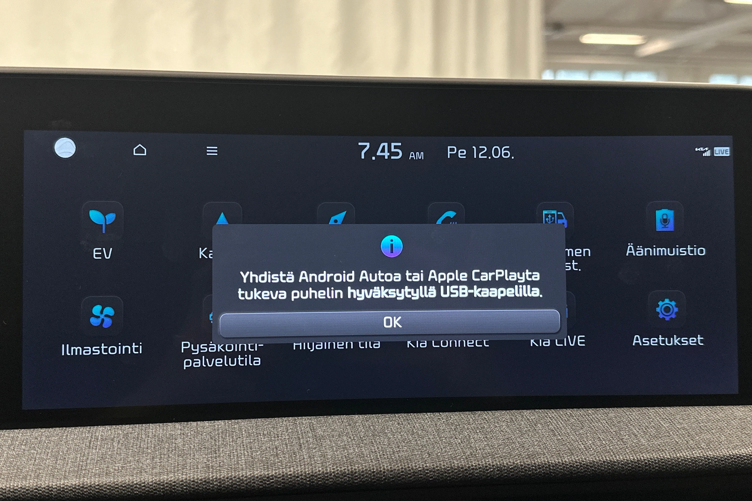 valkoinen Kia EV6 2023 kuva 21.