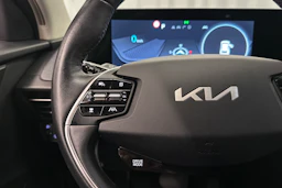 valkoinen Kia EV6 2023 kuva 11.