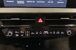 valkoinen Kia EV6 2023 kuva 31.