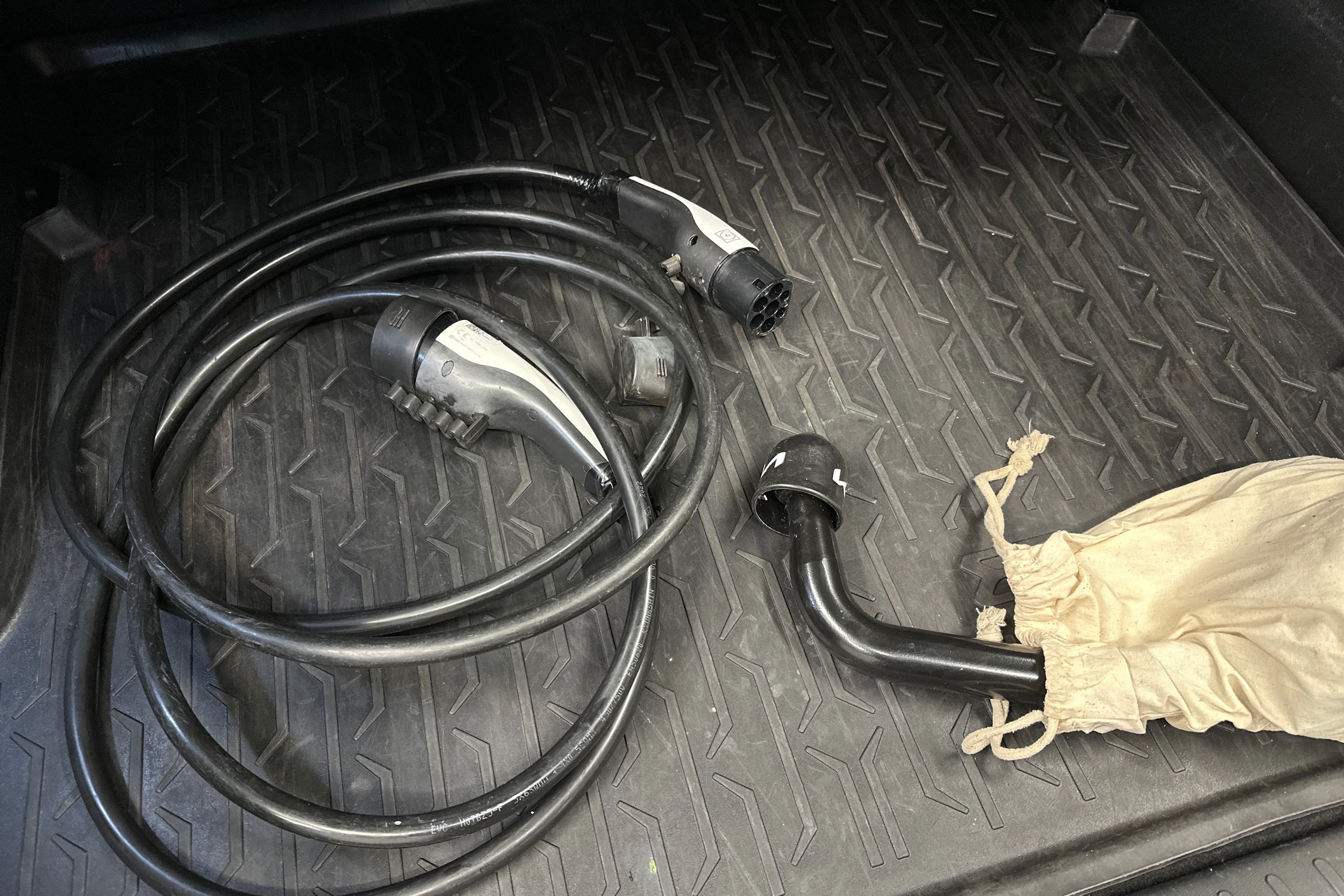 valkoinen Kia EV6 2023 kuva 35.