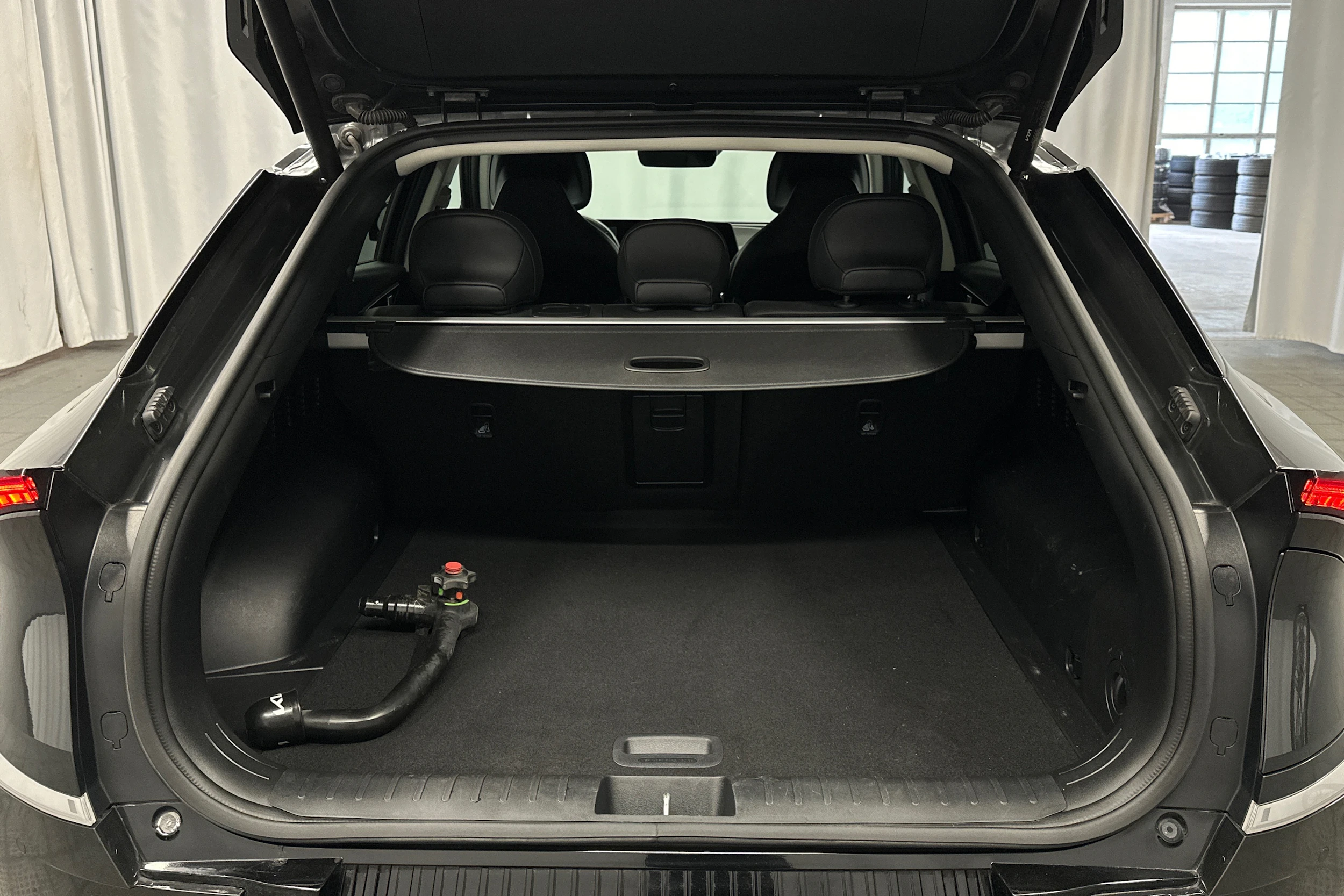 harmaa Kia EV6 2023 kuva 15.