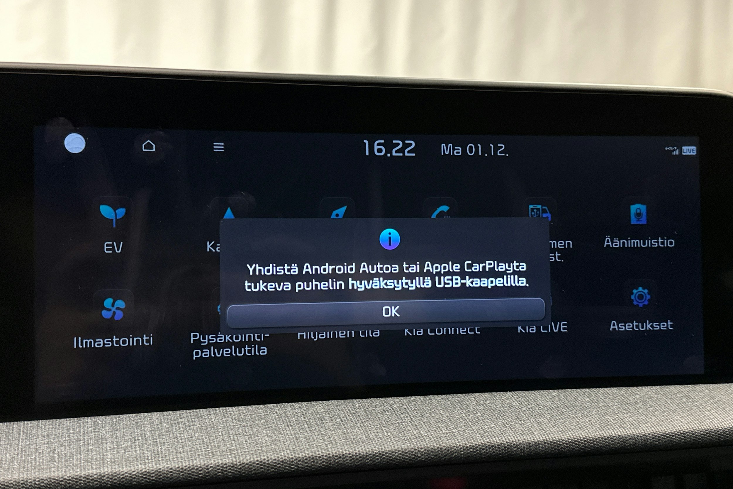 harmaa Kia EV6 2023 kuva 18.