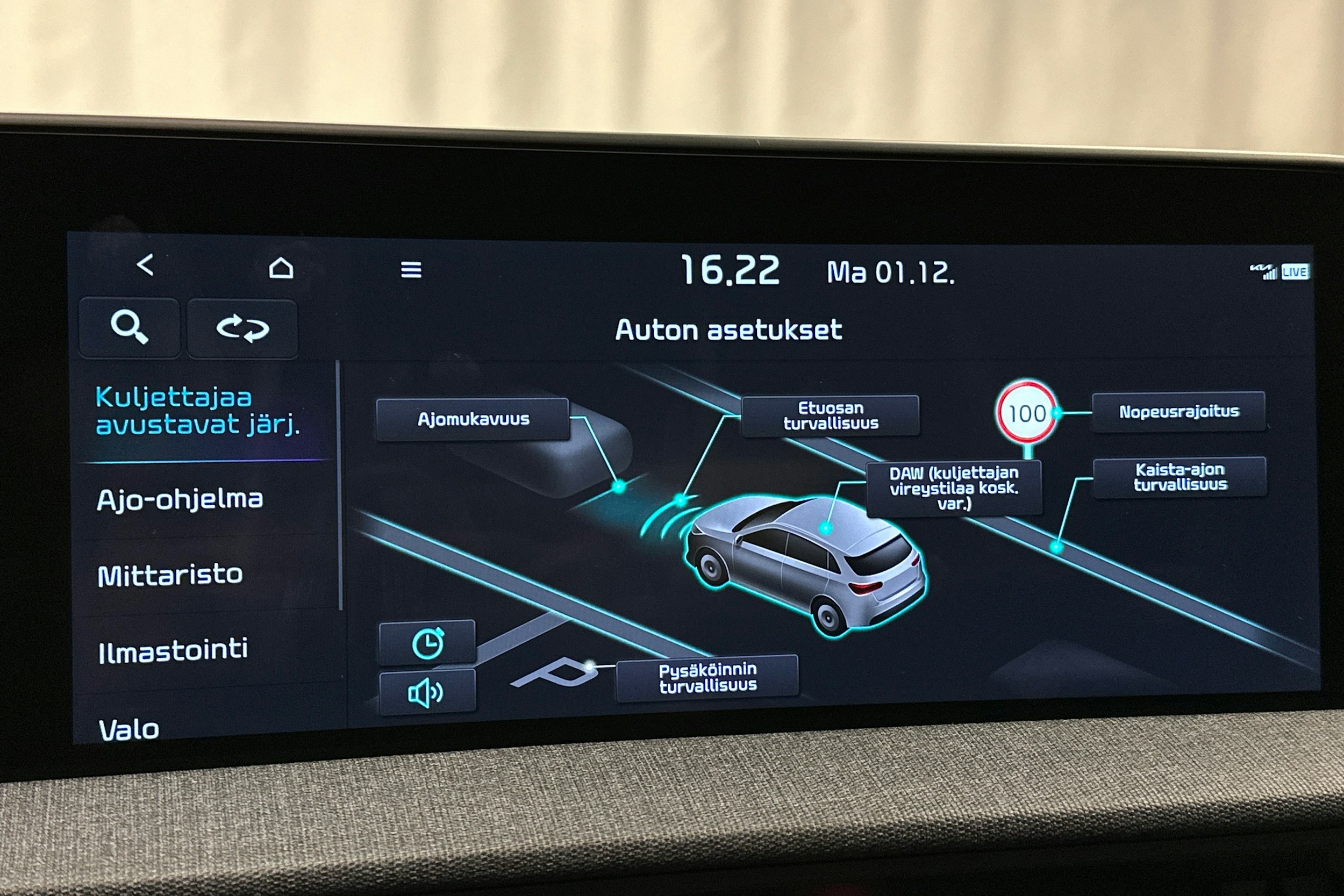 harmaa Kia EV6 2023 kuva 19.