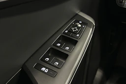 musta Kia EV6 2023 kuva 14.