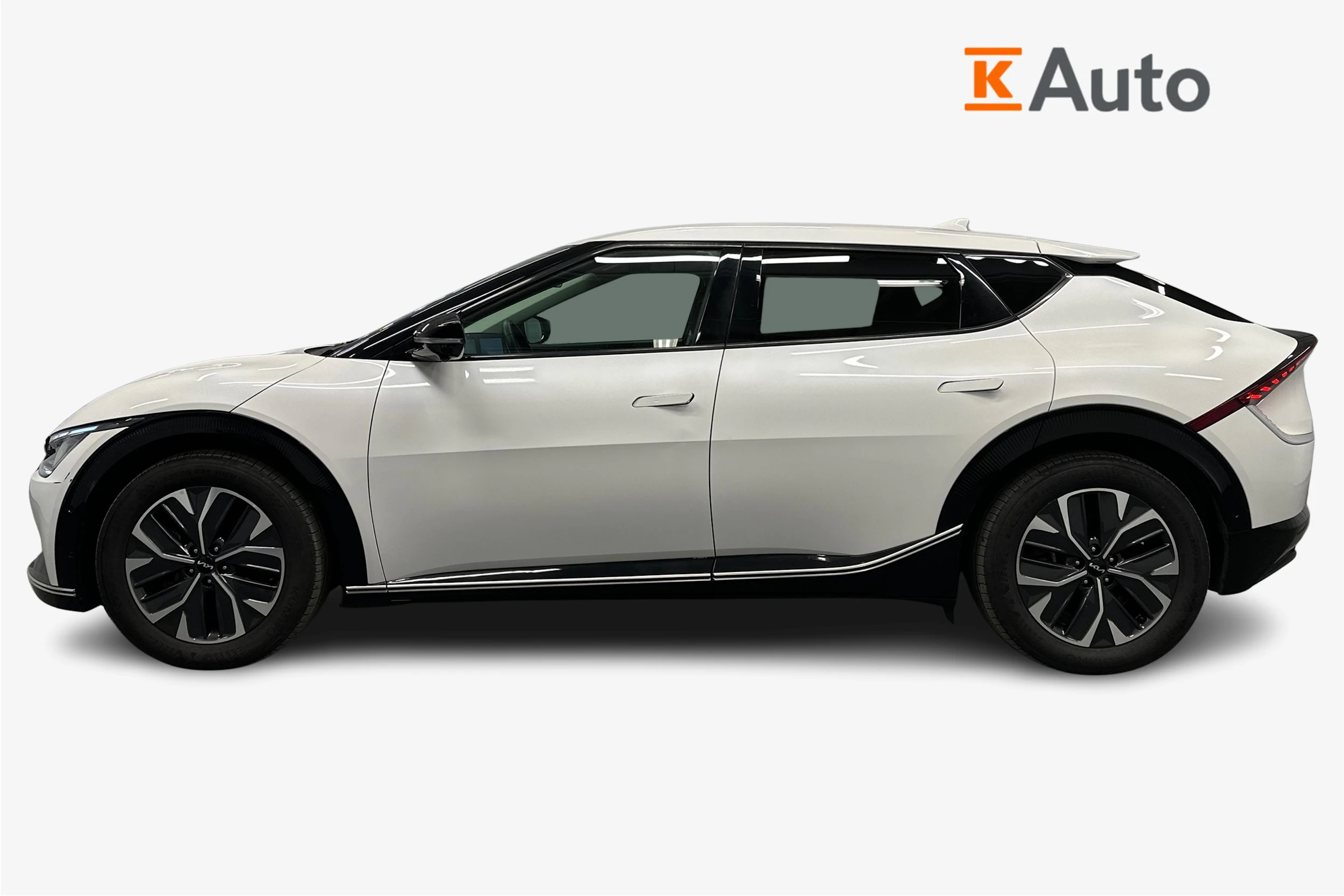 valkoinen Kia EV6 2023 kuva 7.