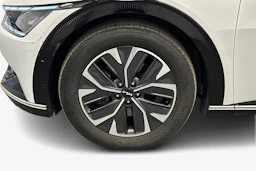 valkoinen Kia EV6 2023 kuva 12.