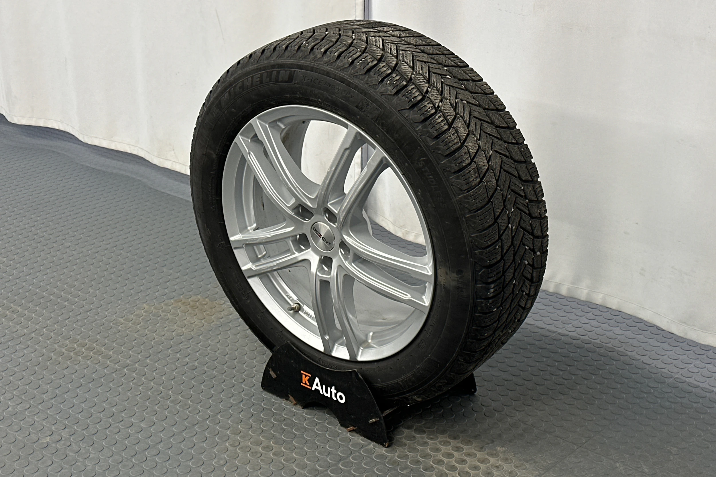 valkoinen Kia EV6 2023 kuva 13.