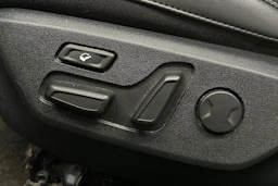 valkoinen Kia EV6 2023 kuva 18.