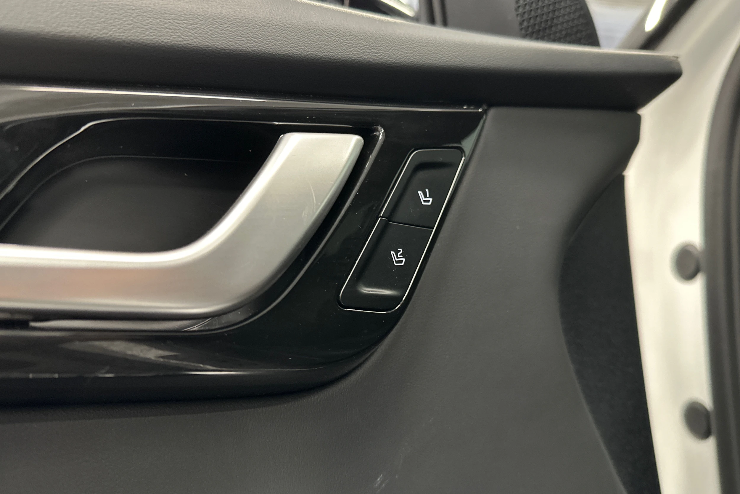 valkoinen Kia EV6 2023 kuva 19.