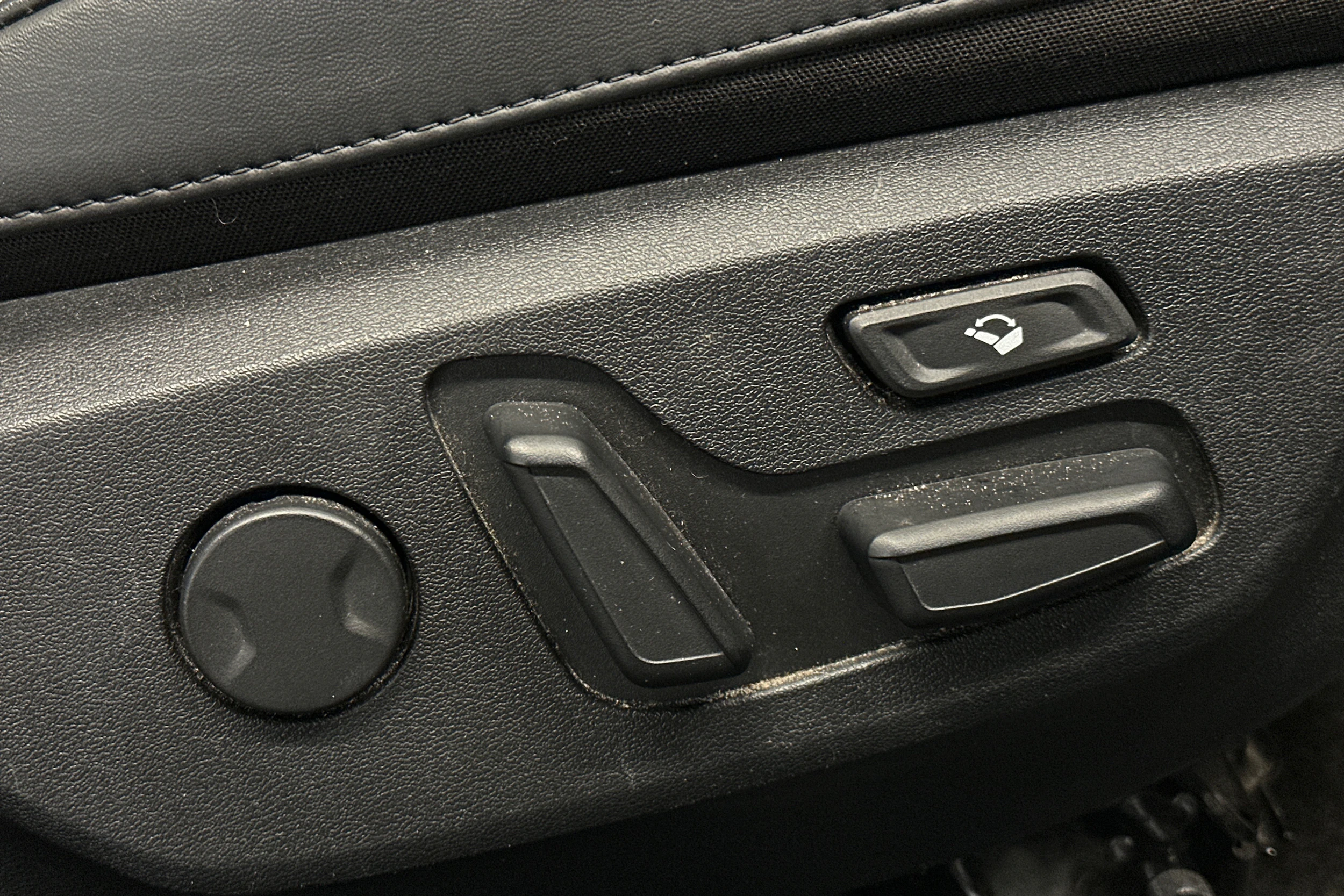 valkoinen Kia EV6 2023 kuva 20.