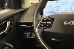 valkoinen Kia EV6 2023 kuva 22.