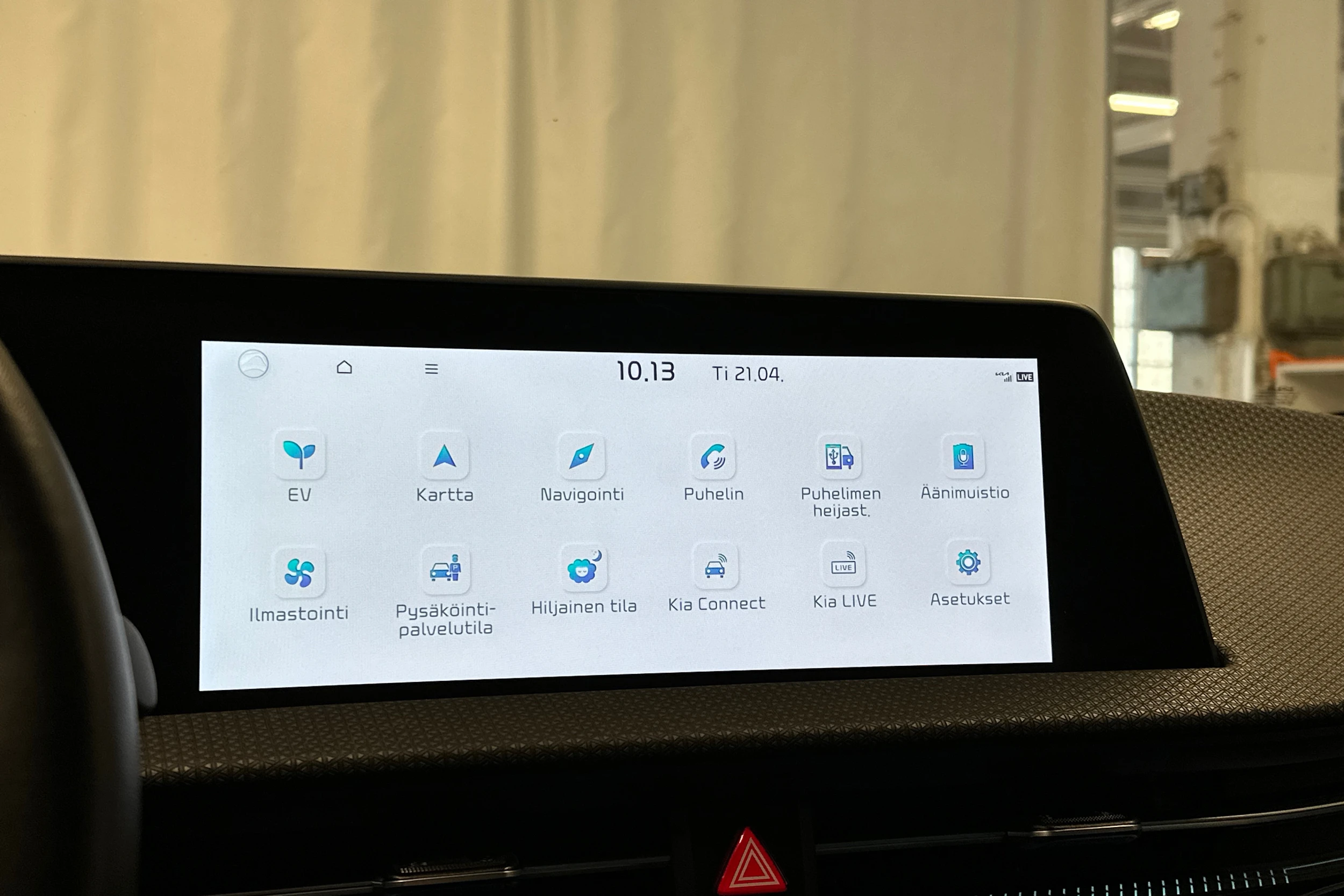 valkoinen Kia EV6 2023 kuva 26.