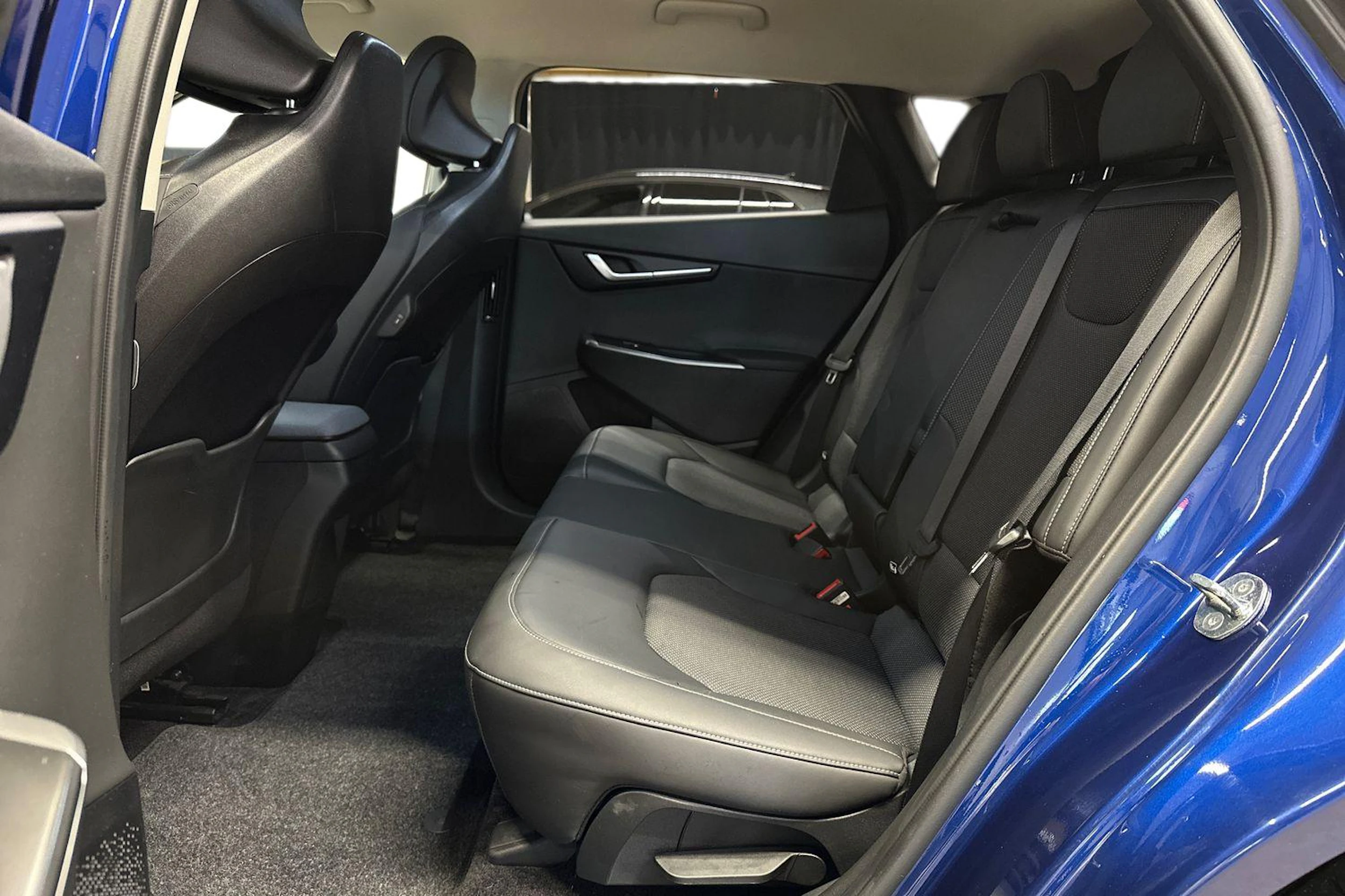 sininen Kia EV6 2023 kuva 8.