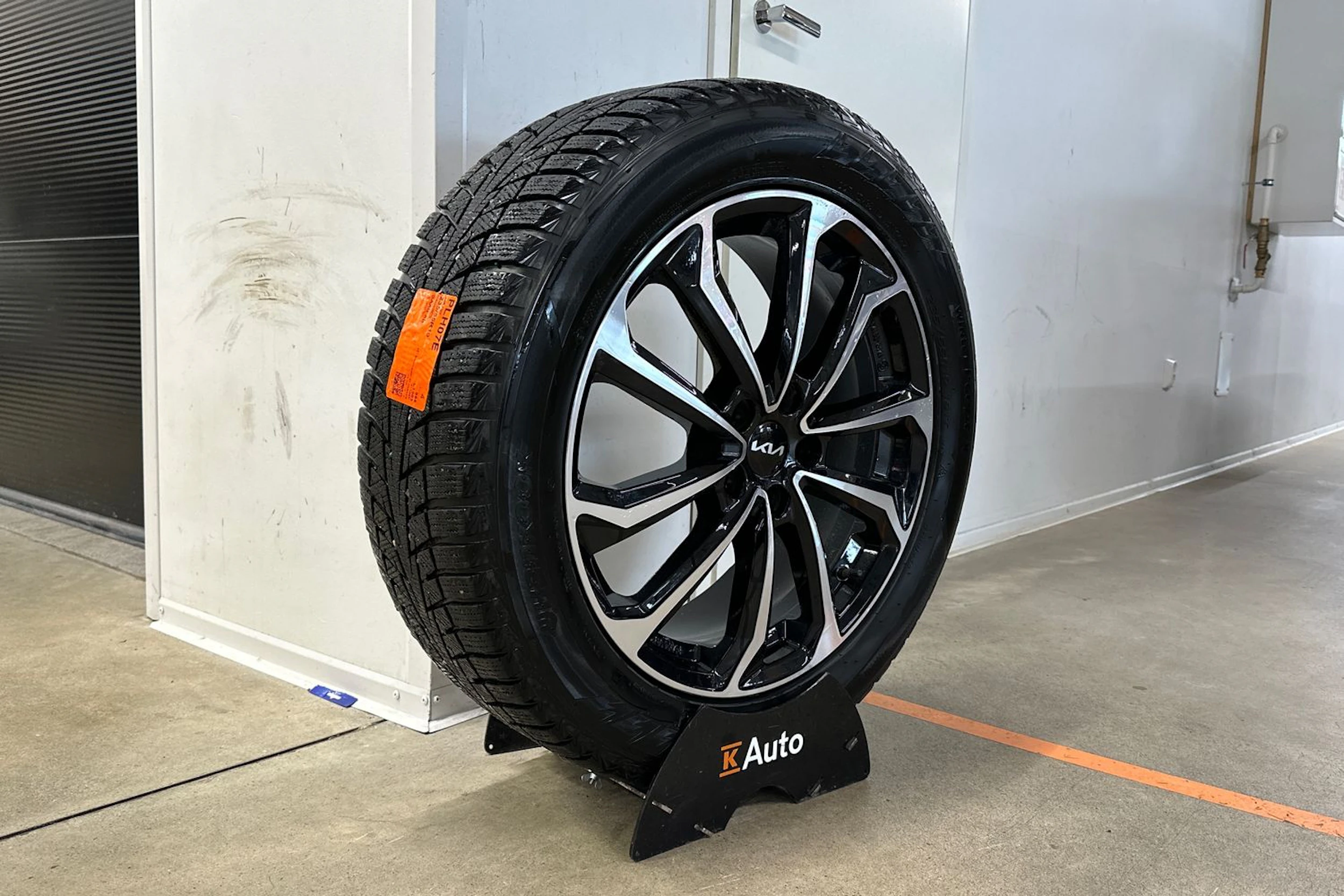sininen Kia EV6 2023 kuva 10.