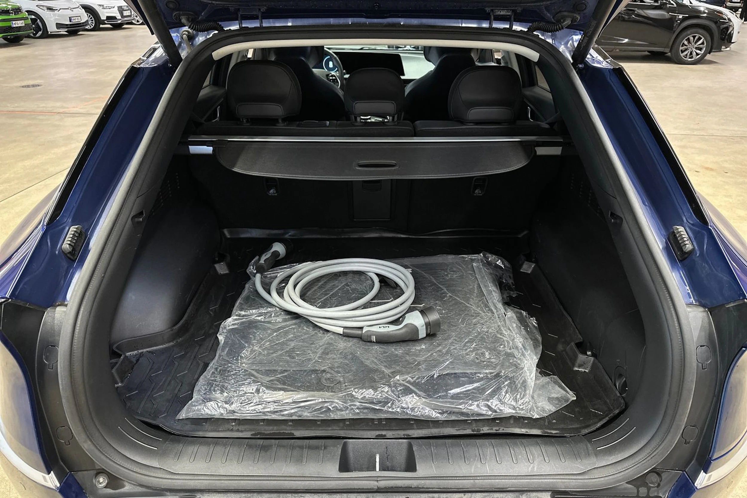 sininen Kia EV6 2023 kuva 24.