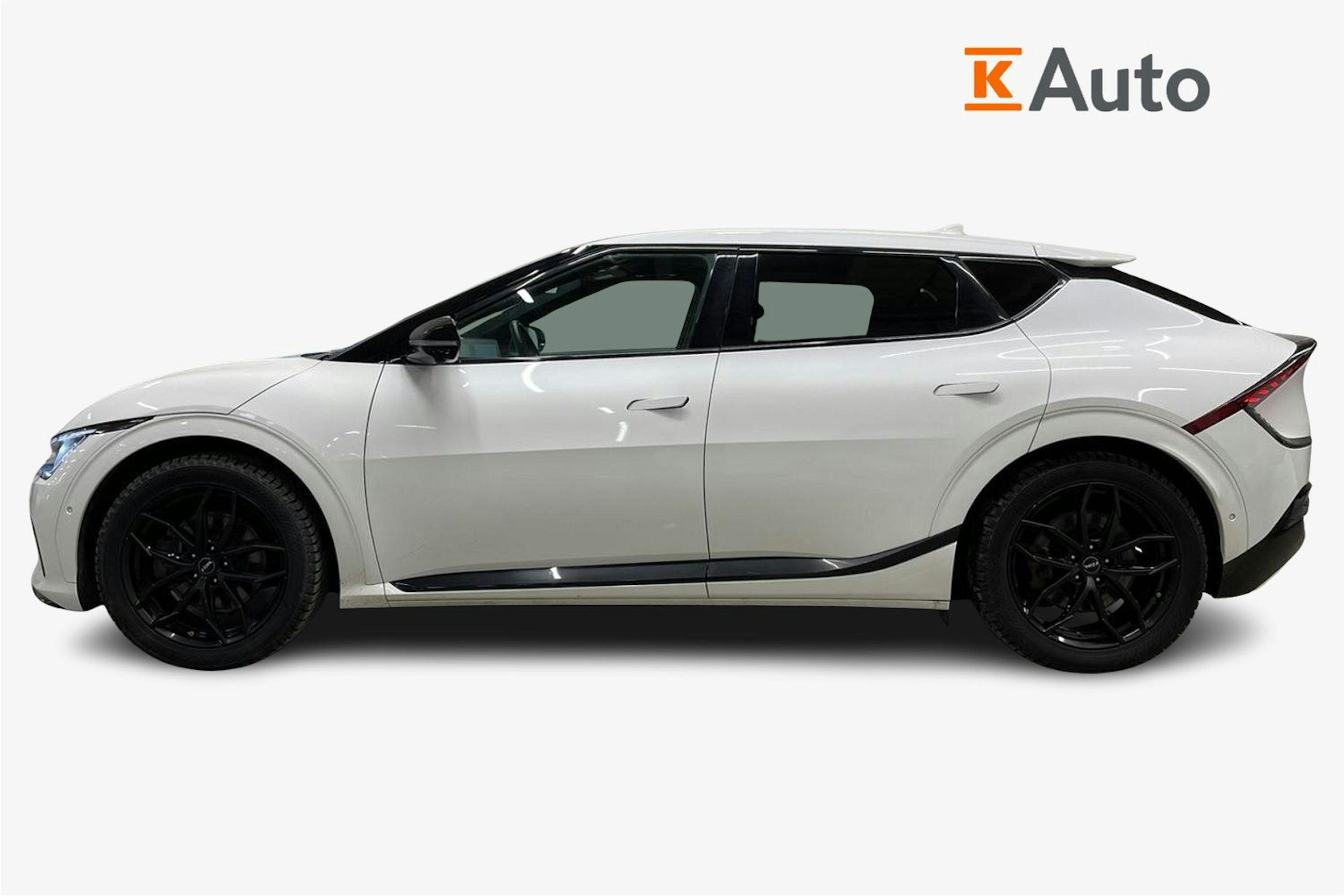 valkoinen Kia EV6 2023 kuva 6.