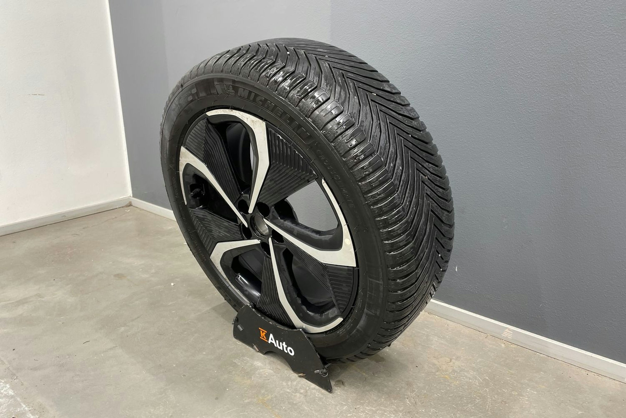 valkoinen Kia EV6 2023 kuva 14.