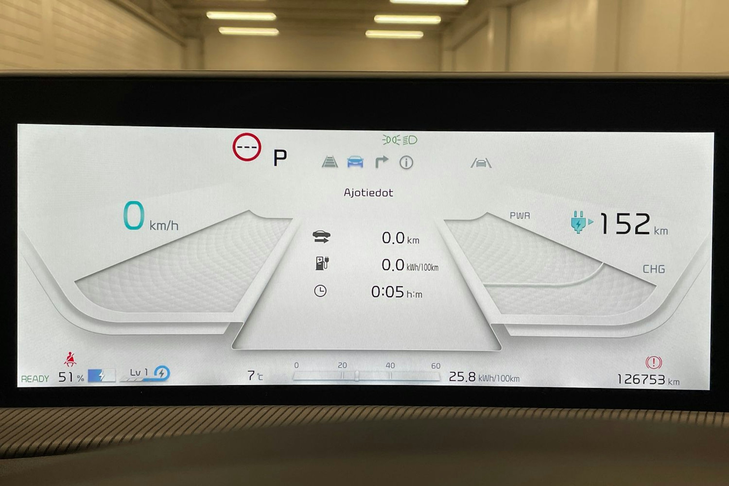 valkoinen Kia EV6 2023 kuva 16.