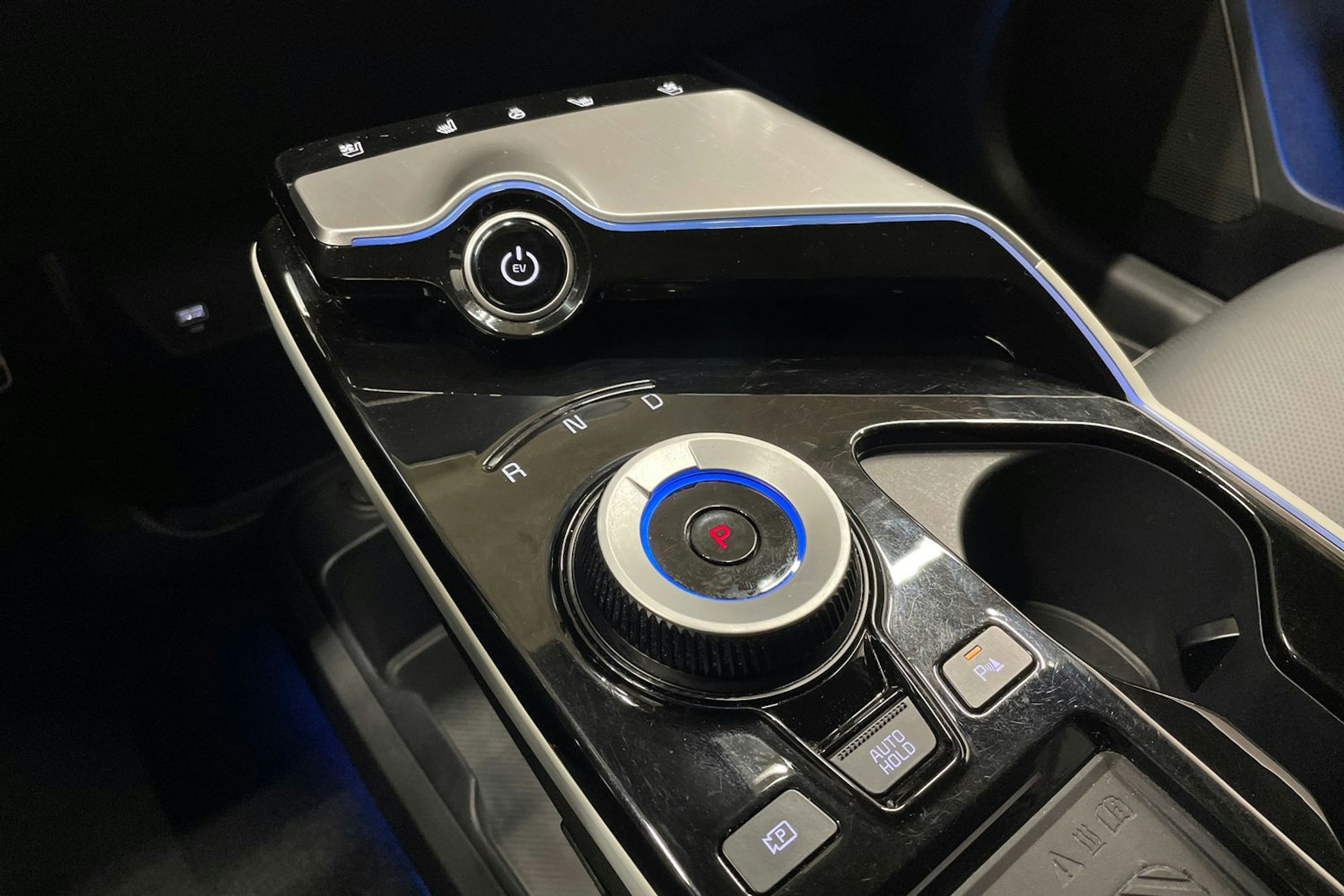 valkoinen Kia EV6 2023 kuva 24.