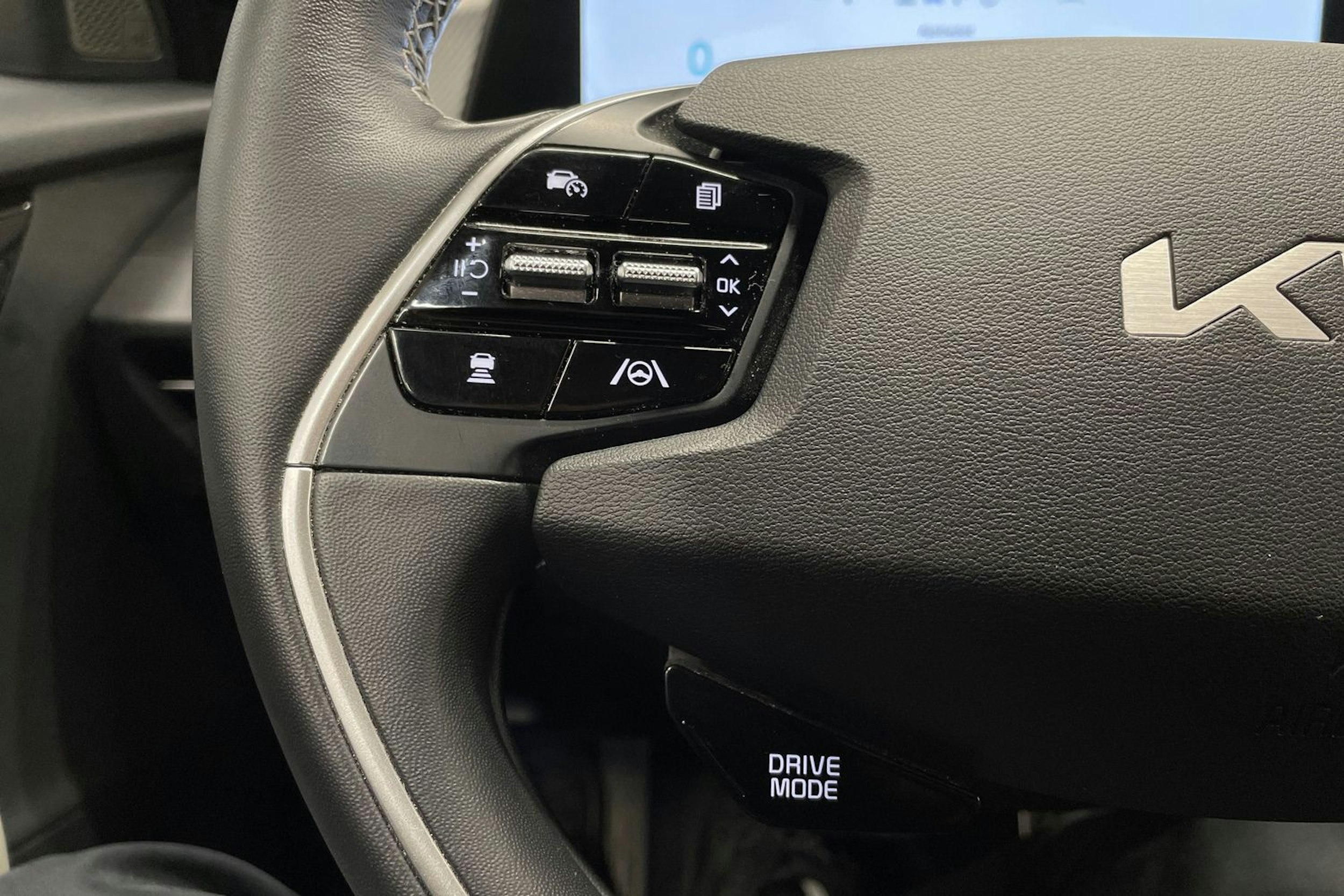 valkoinen Kia EV6 2023 kuva 26.