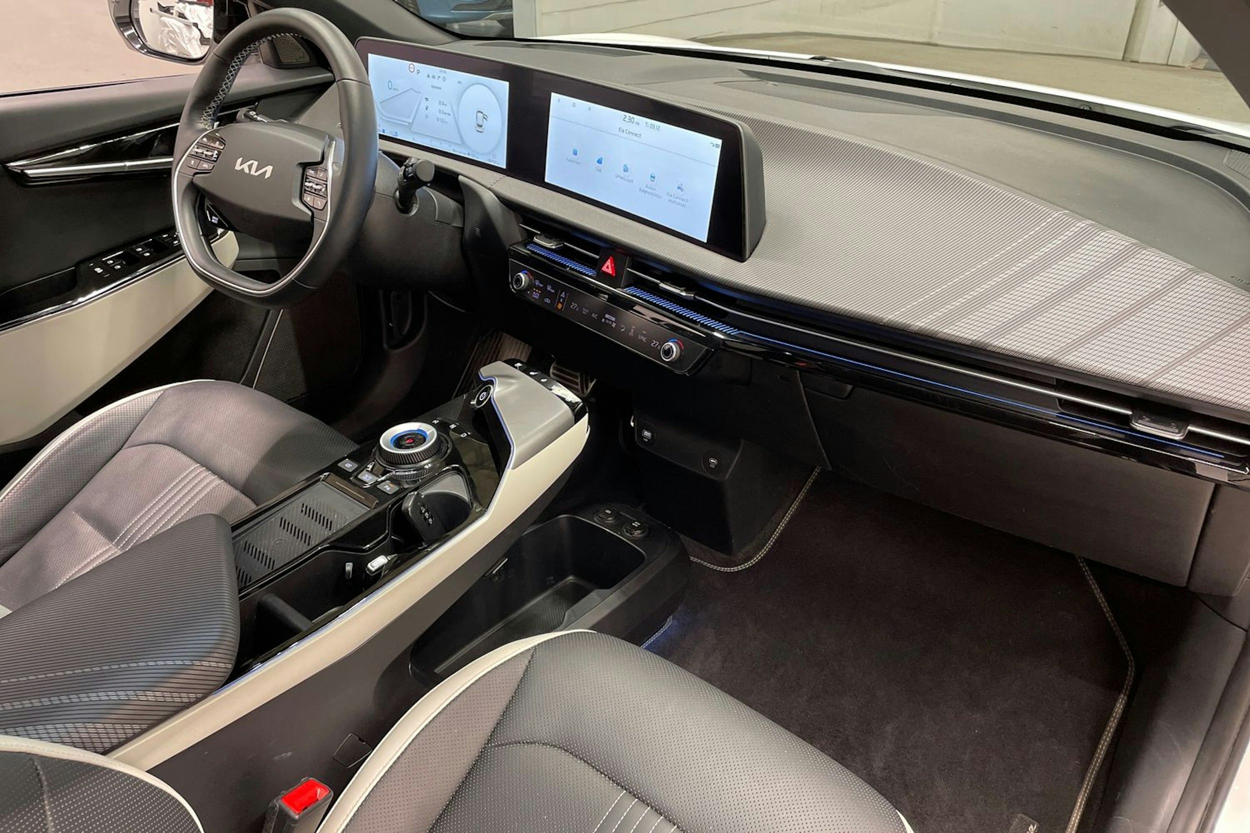 valkoinen Kia EV6 2023 kuva 33.