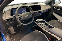 sininen Kia EV6 2023 kuva 3.
