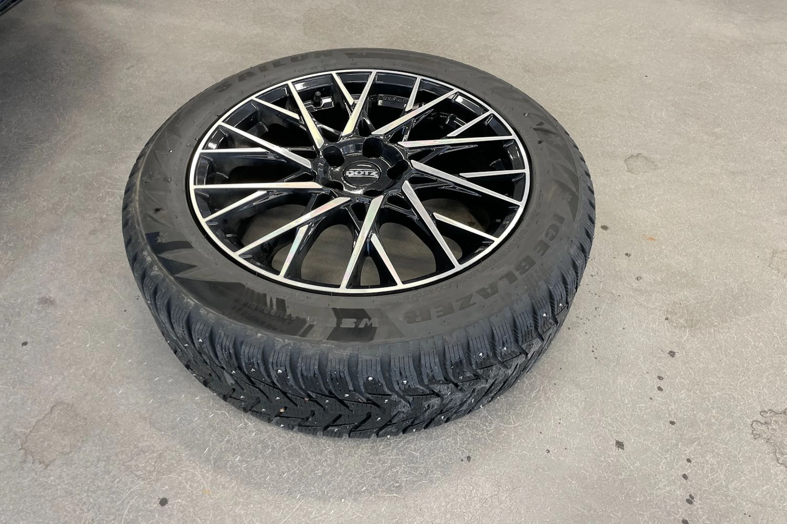 sininen Kia EV6 2023 kuva 10.