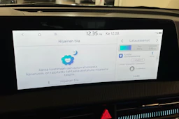 sininen Kia EV6 2023 kuva 16.