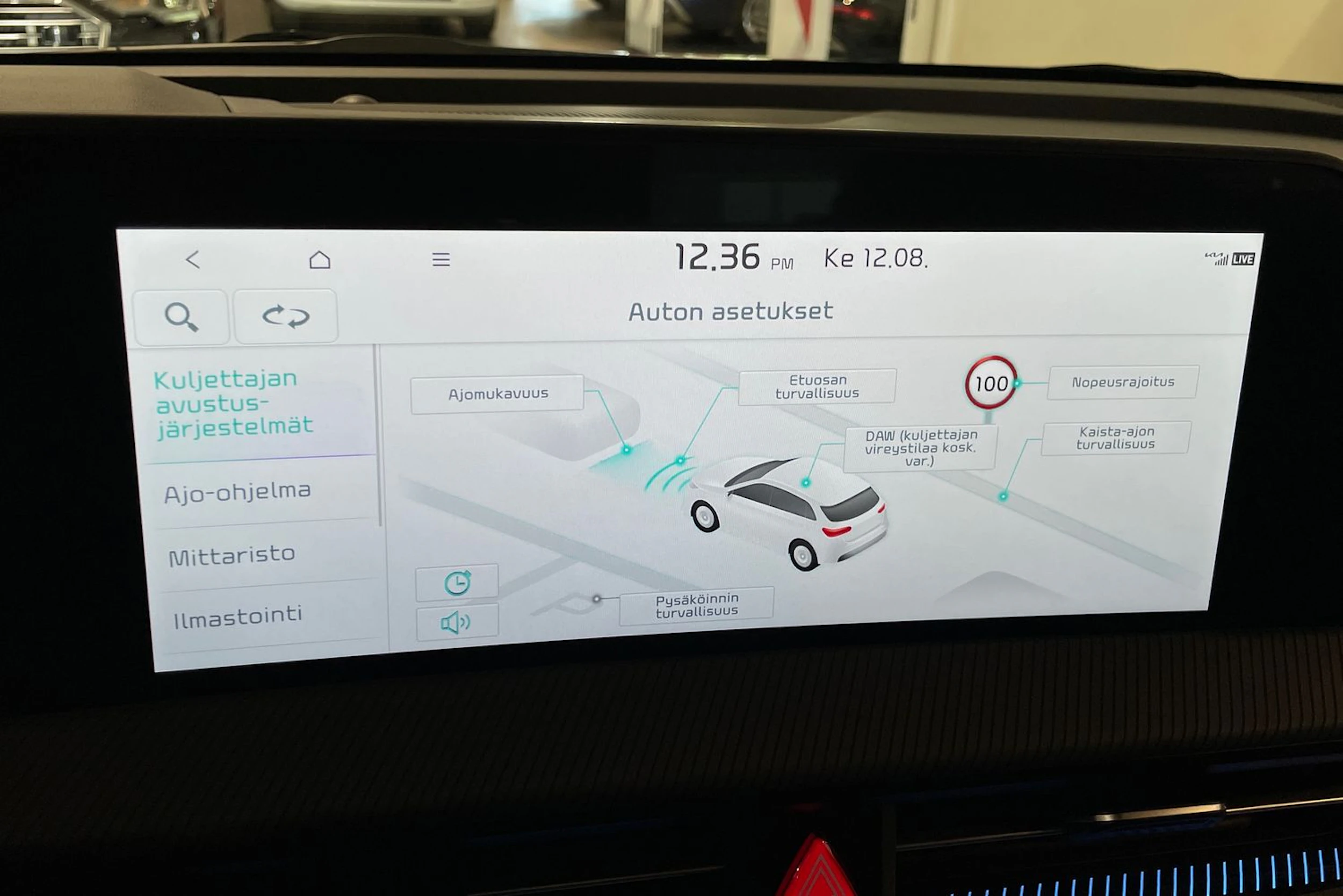 sininen Kia EV6 2023 kuva 18.